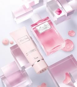 Miss Dior Rose Purifying Hand Gel (100ml) Hand Wash 5 Miss Dior Rose Purifying Hand Gel (100ml) Hand Wash -Dior Sell Shop dior miss dior rose purifying hand gel 100ml 17062272 37267878 1000